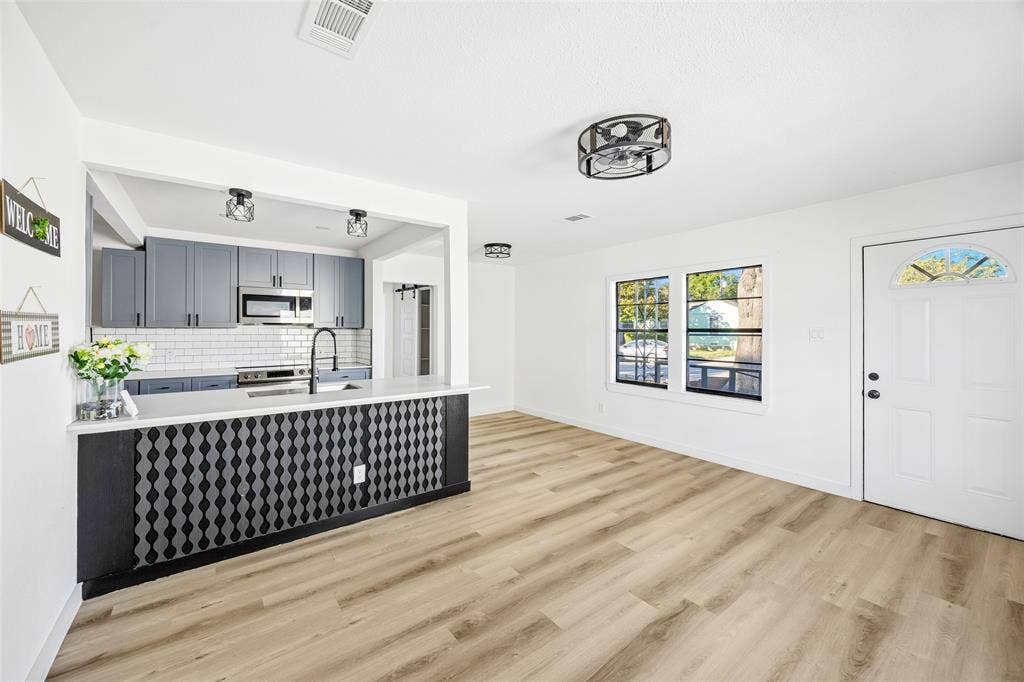 604 Ford Street, Garland, TX 75040 604 Ford Street, Garland, TX 75040