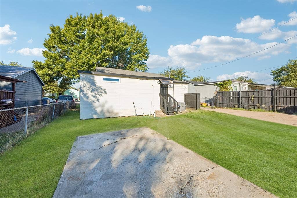 604 Ford Street, Garland, TX 75040 604 Ford Street, Garland, TX 75040