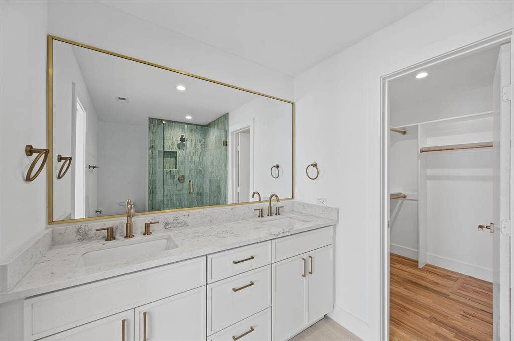6524 Ravendale Lane, Dallas, TX 75214 6524 Ravendale Lane, Dallas, TX 75214