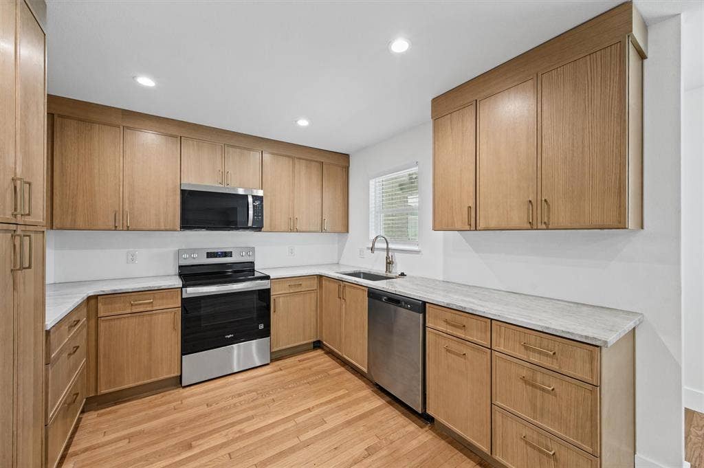 6524 Ravendale Lane, Dallas, TX 75214 6524 Ravendale Lane, Dallas, TX 75214
