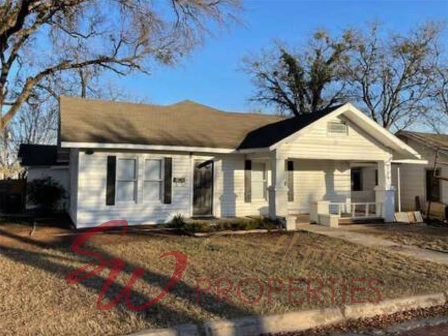 Property photo for 313 E College Street, Stephenville, TX