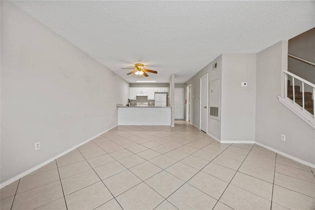808 Red Bud Drive, DeSoto, TX 75115 808 Red Bud Drive, DeSoto, TX 75115