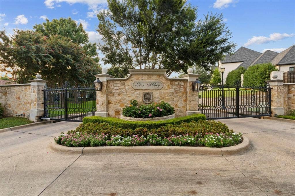 Glen Abbey main entrance gates