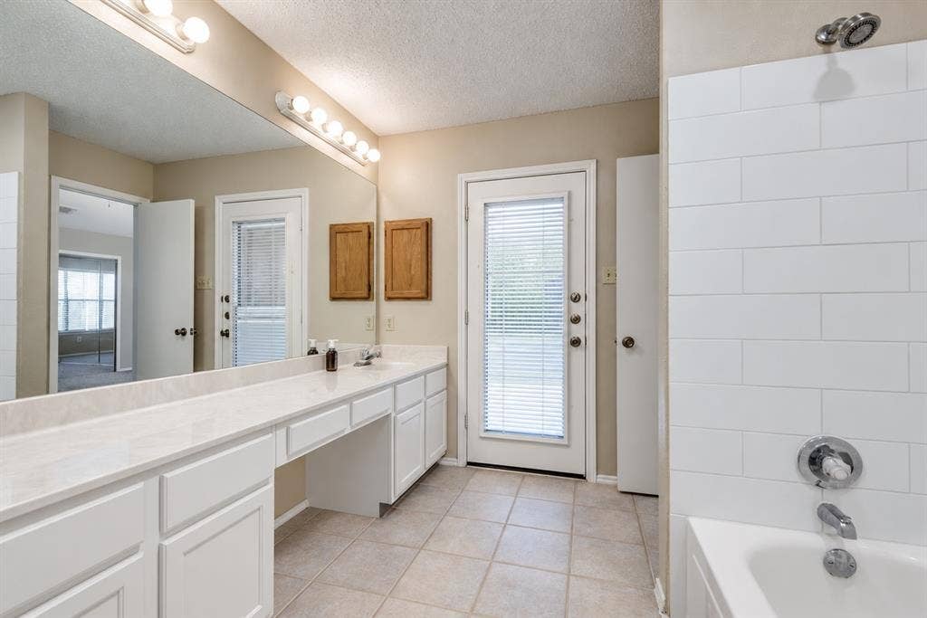 525 Grace Lane, Coppell, TX 75019 525 Grace Lane, Coppell, TX 75019