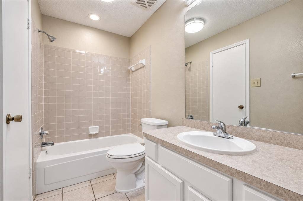 525 Grace Lane, Coppell, TX 75019 525 Grace Lane, Coppell, TX 75019