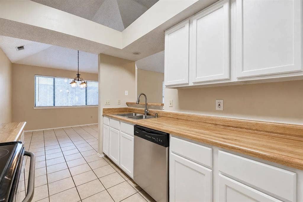 525 Grace Lane, Coppell, TX 75019 525 Grace Lane, Coppell, TX 75019