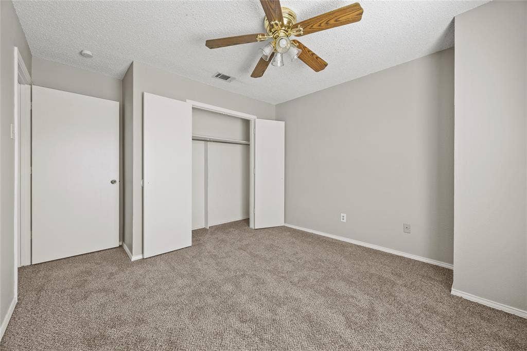 810 Red Bud Drive, DeSoto, TX 75115 810 Red Bud Drive, DeSoto, TX 75115