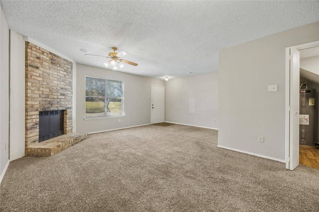 810 Red Bud Drive, DeSoto, TX 75115 810 Red Bud Drive, DeSoto, TX 75115