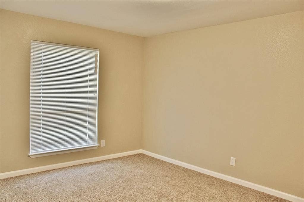 302 Linkwood Drive, Duncanville, TX 75137 302 Linkwood Drive, Duncanville, TX 75137