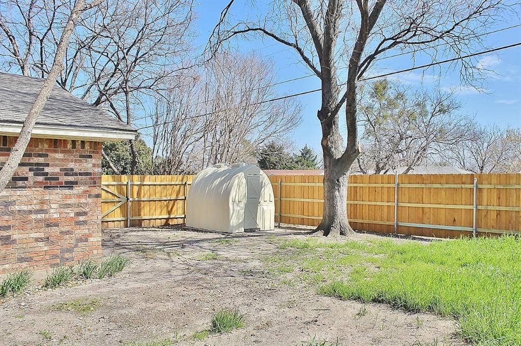302 Linkwood Drive, Duncanville, TX 75137 302 Linkwood Drive, Duncanville, TX 75137