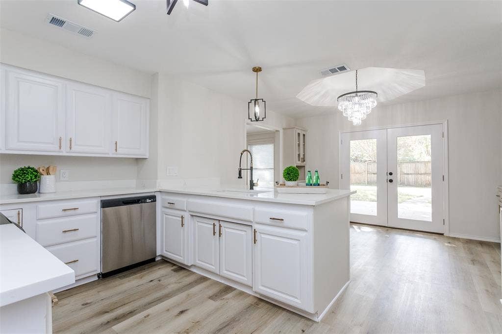 818 Pebblebrook Drive, Allen, TX 75002 818 Pebblebrook Drive, Allen, TX 75002