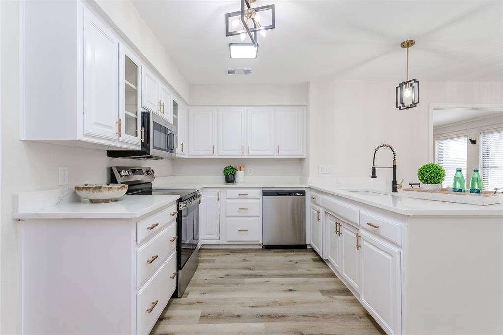818 Pebblebrook Drive, Allen, TX 75002 818 Pebblebrook Drive, Allen, TX 75002