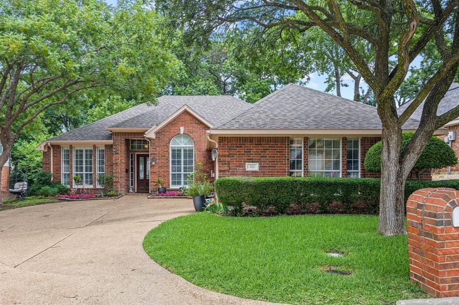 Property photo for 221 Freedom Court, Rockwall, TX