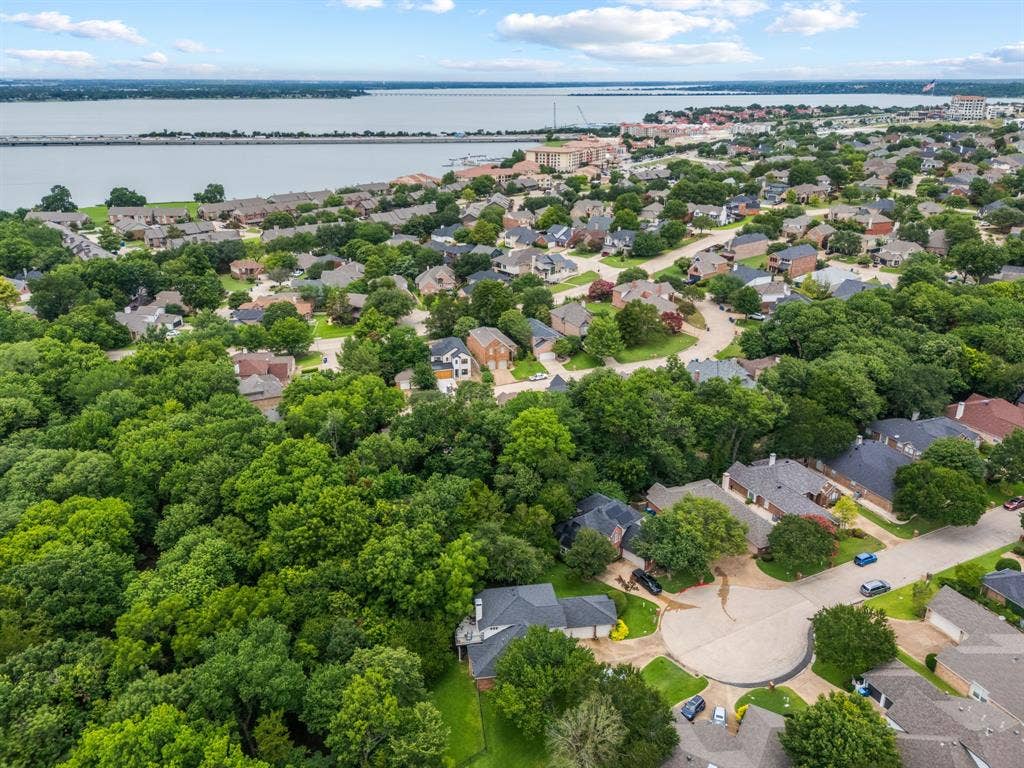 221 Freedom Court, Rockwall, TX 75032