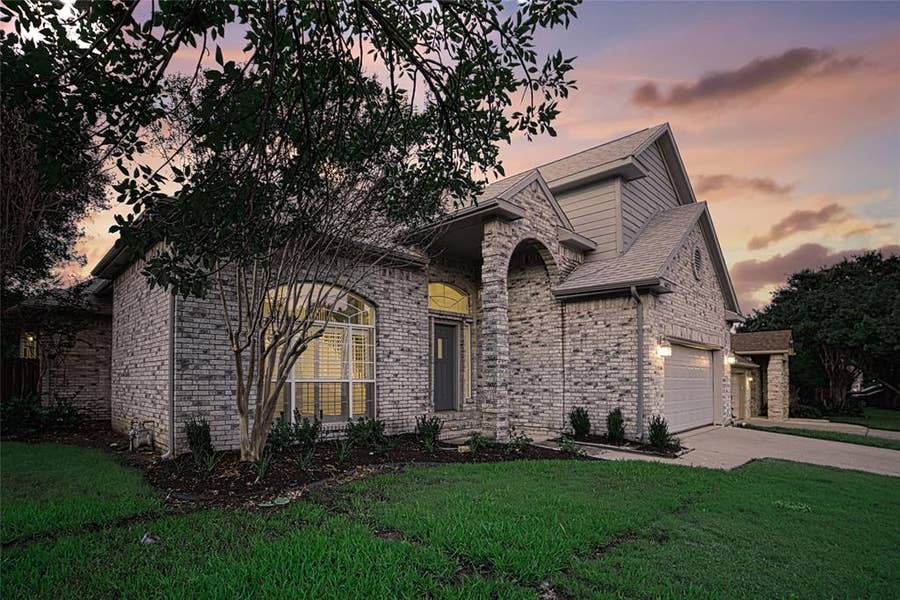 Property photo for 6813 Hickory Hollow Lane, North Richland Hills, TX
