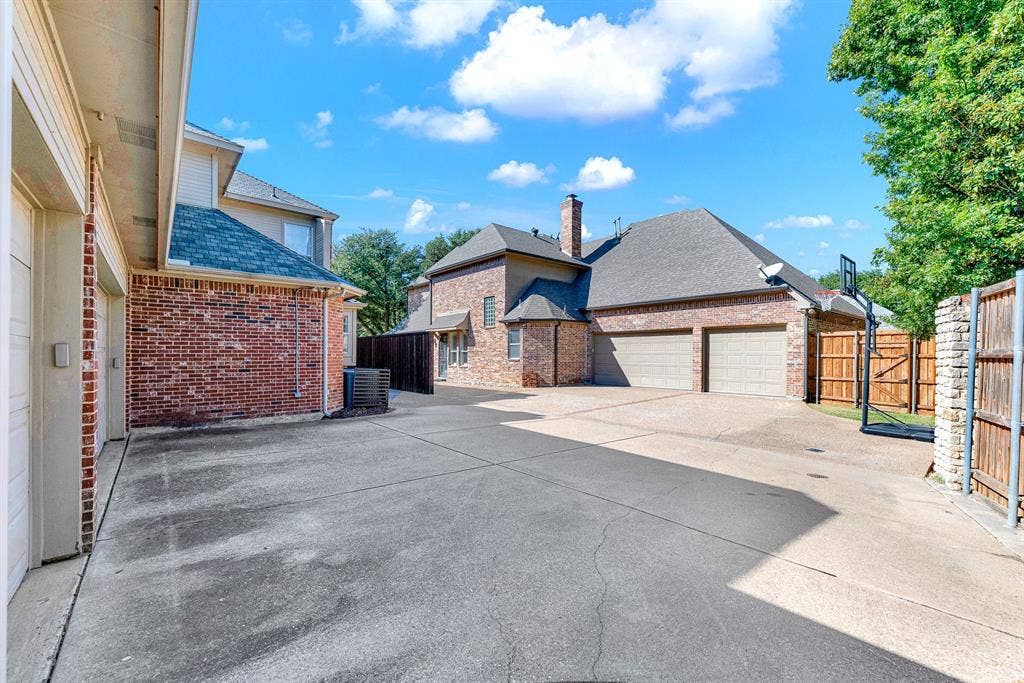 2608 LAWTON Lane, Plano, TX 75093 Your wonderful neighbors are looking forward to meeting you!