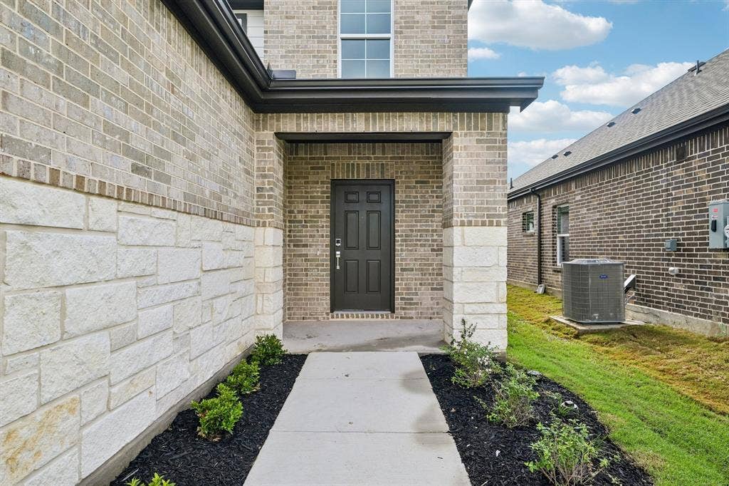 732 Ashley Gardens Drive, Forney, TX 75126