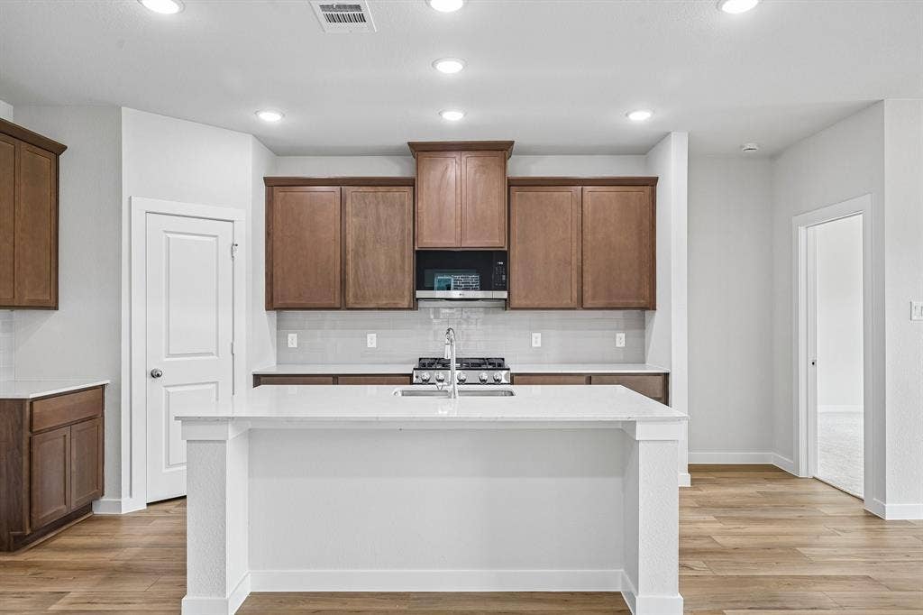 732 Ashley Gardens Drive, Forney, TX 75126