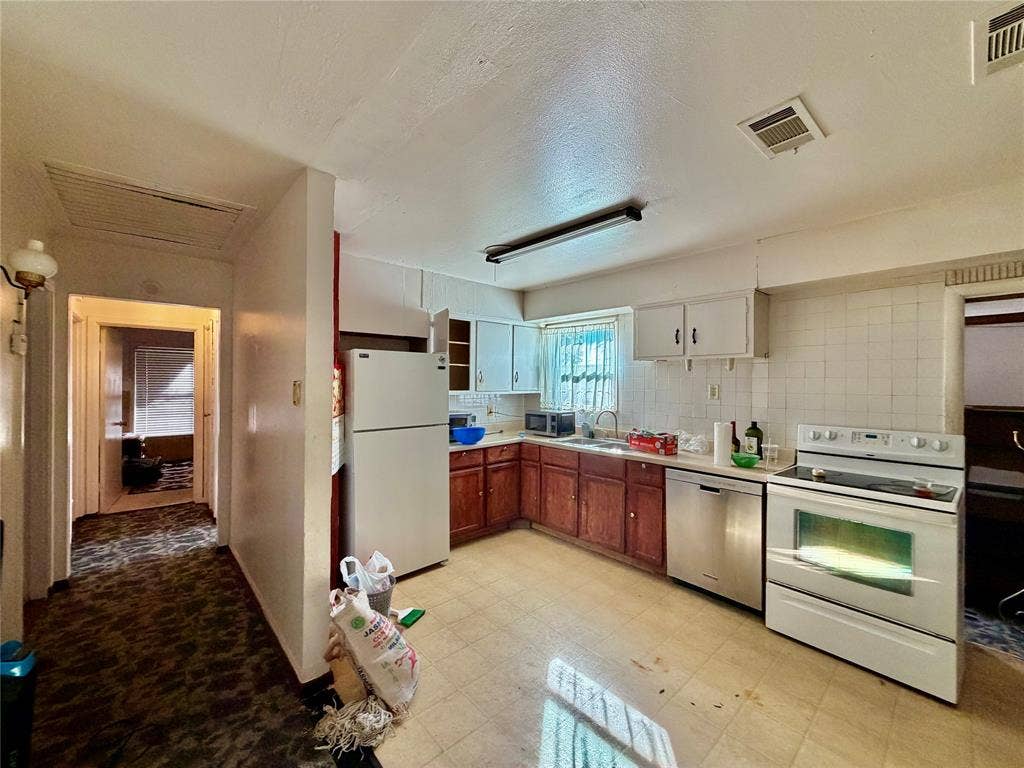 1205 Sylvan Drive, Garland, TX 75040 1205 Sylvan Drive, Garland, TX 75040