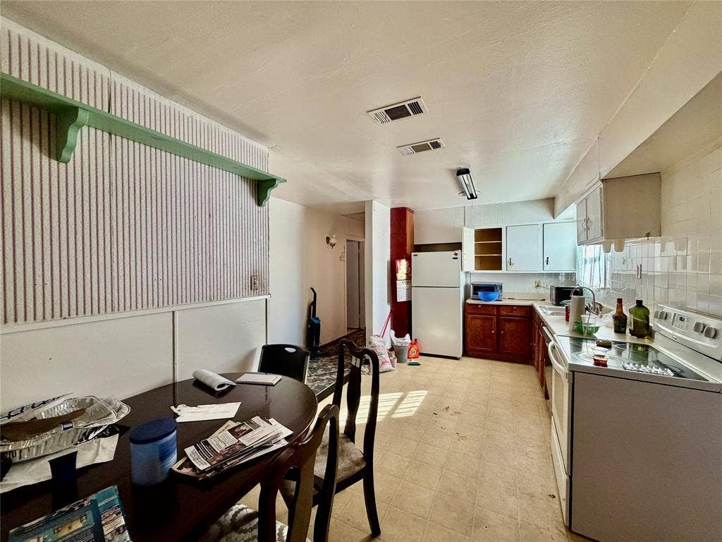 1205 Sylvan Drive, Garland, TX 75040 1205 Sylvan Drive, Garland, TX 75040