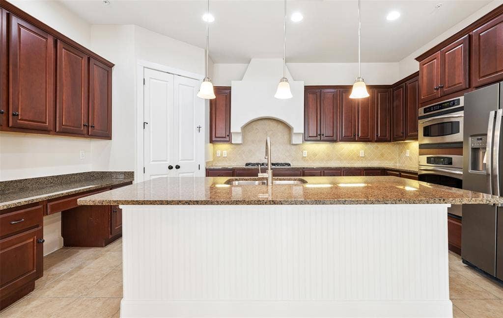 610 Via Ravello, #201, Irving, TX 75039
