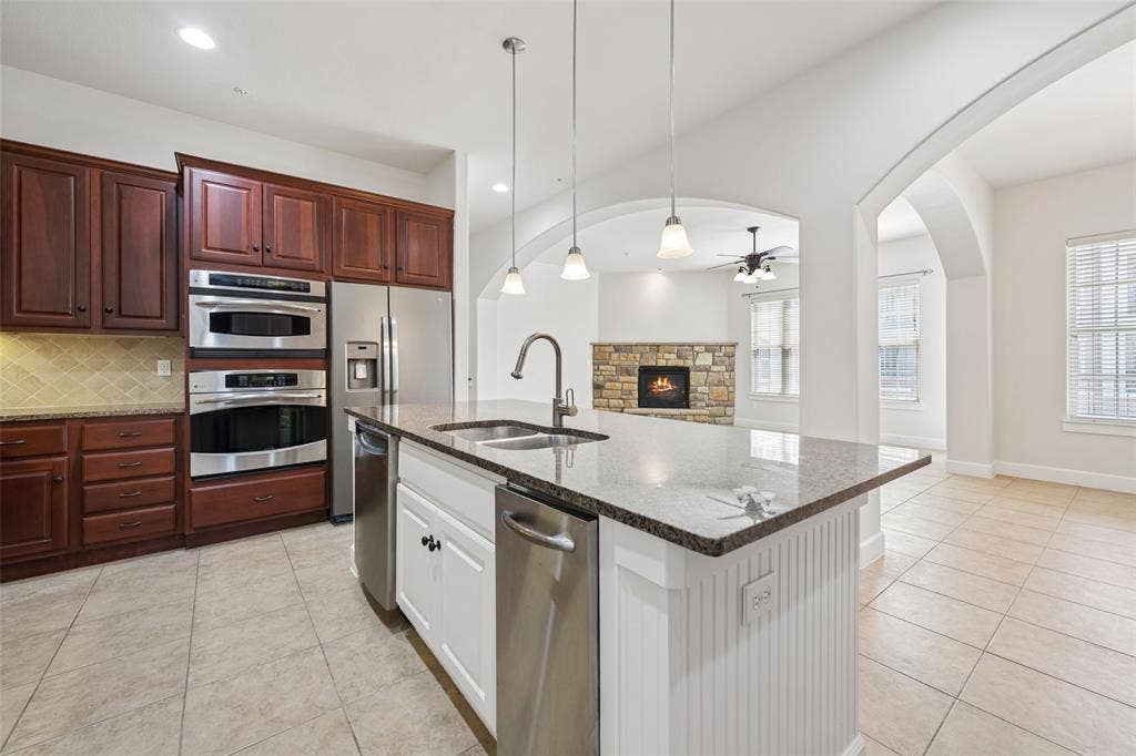 610 Via Ravello, #201, Irving, TX 75039