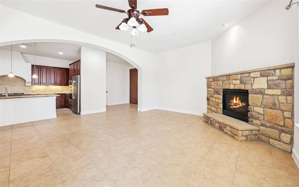 610 Via Ravello, #201, Irving, TX 75039