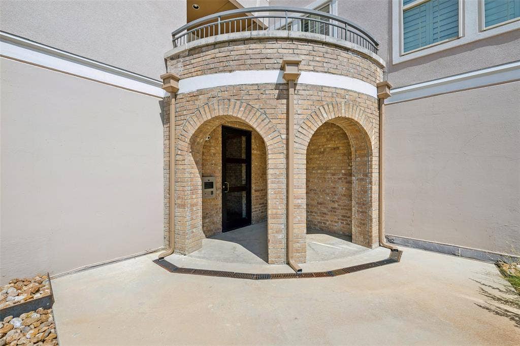 610 Via Ravello, #201, Irving, TX 75039