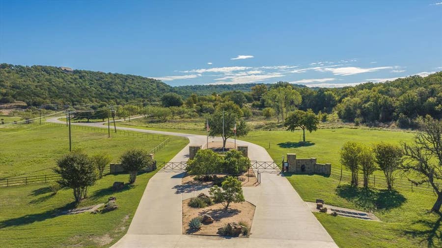 Property photo for 955 Post Oak Road, Gordon, TX