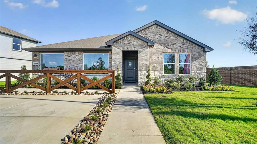 Property photo for 1939 LEGACY Drive, Cleburne, TX