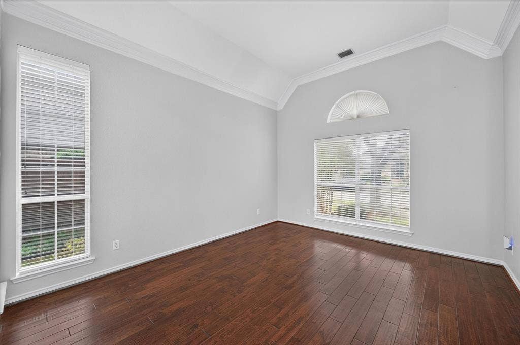 425 Waterside Drive, Irving, TX 75063 425 Waterside Drive, Irving, TX 75063