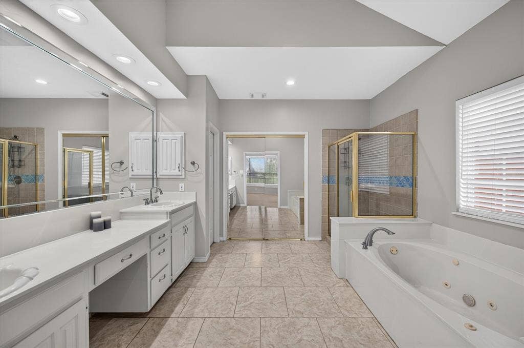 425 Waterside Drive, Irving, TX 75063 425 Waterside Drive, Irving, TX 75063