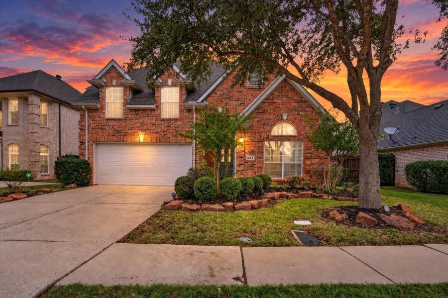 Property photo for 425 Waterside Drive, Irving, TX