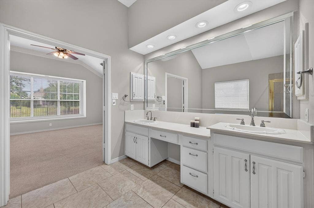 425 Waterside Drive, Irving, TX 75063 425 Waterside Drive, Irving, TX 75063