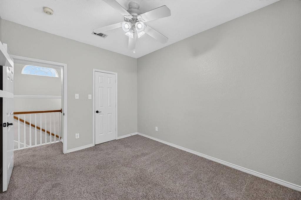 425 Waterside Drive, Irving, TX 75063 Upstairs bedroom