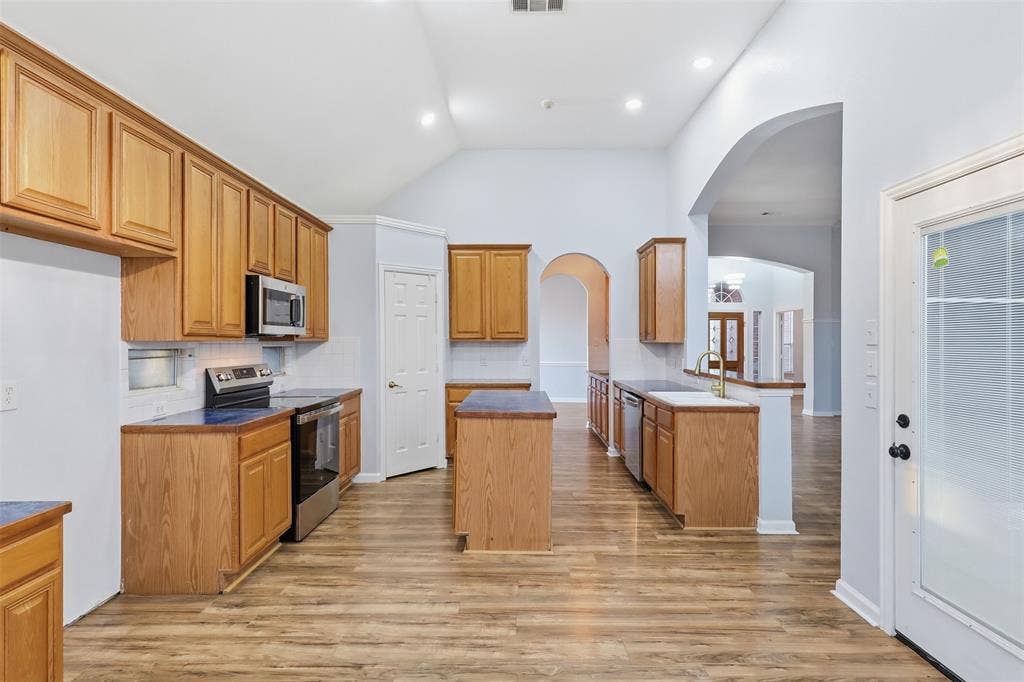 604 Jennifer Trail, Grand Prairie, TX 75052