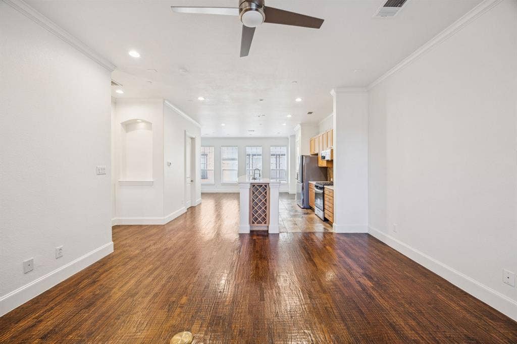 643 Senda, Irving, TX 75039 643 Senda, Irving, TX 75039