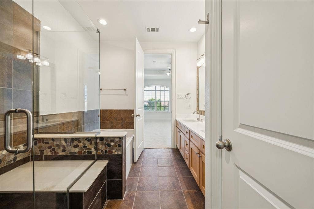 643 Senda, Irving, TX 75039 643 Senda, Irving, TX 75039
