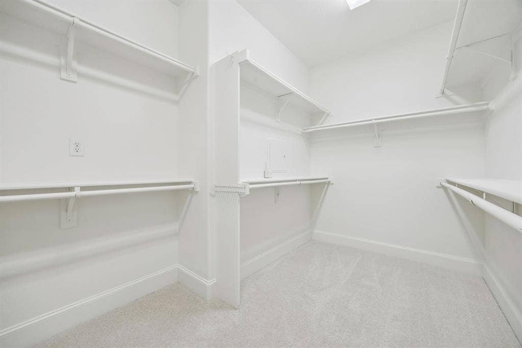 643 Senda, Irving, TX 75039 643 Senda, Irving, TX 75039