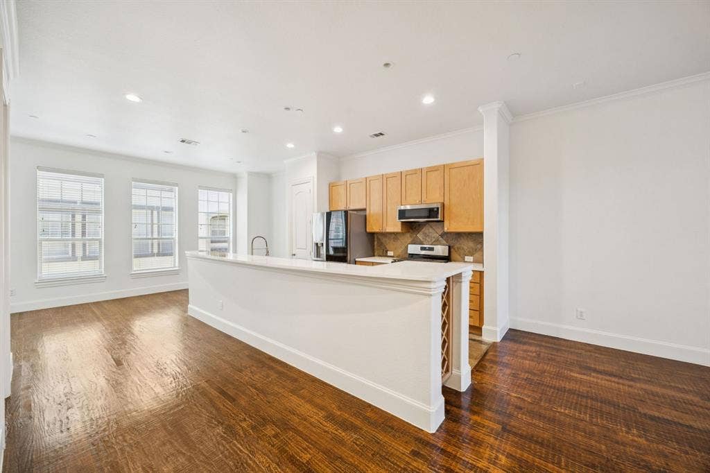 643 Senda, Irving, TX 75039 643 Senda, Irving, TX 75039