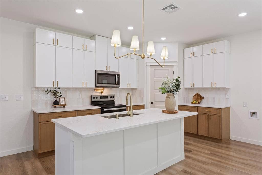 933 N 12th Street, Waco, TX 76707 933 N 12th Street, Waco, TX 76707