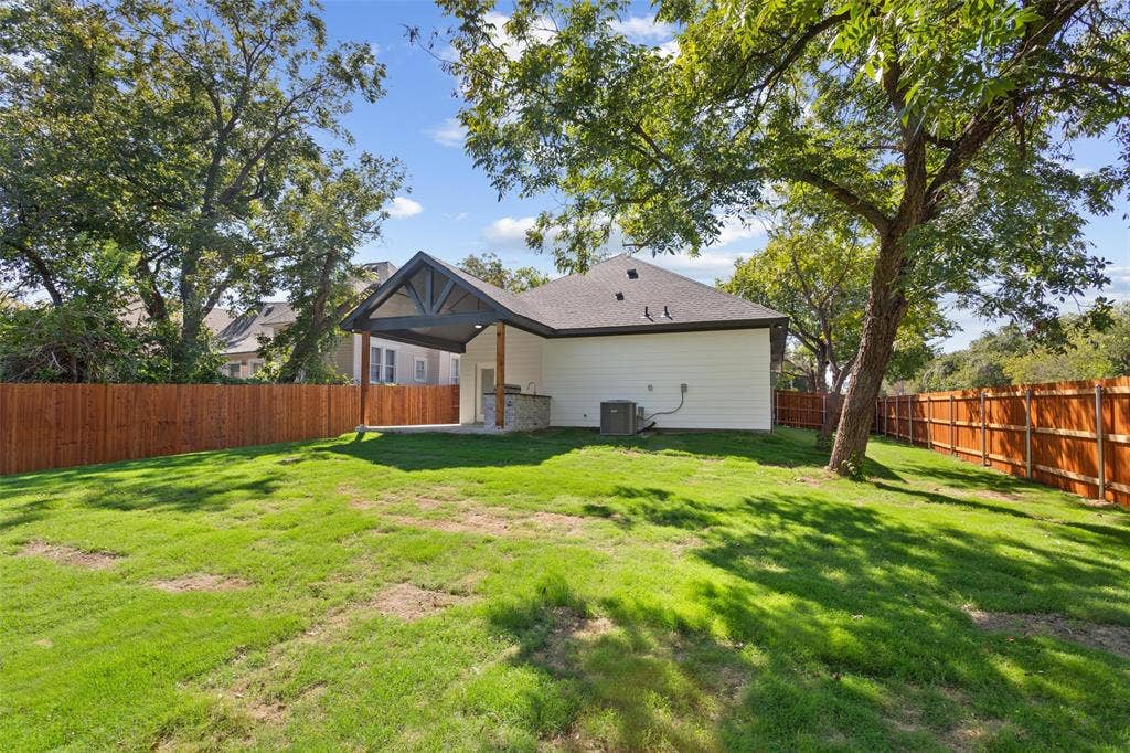 933 N 12th Street, Waco, TX 76707 933 N 12th Street, Waco, TX 76707