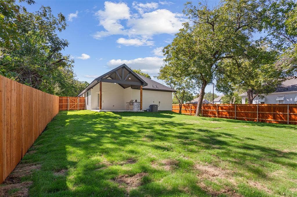 933 N 12th Street, Waco, TX 76707 933 N 12th Street, Waco, TX 76707