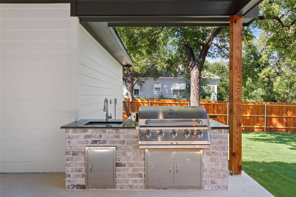 933 N 12th Street, Waco, TX 76707 933 N 12th Street, Waco, TX 76707
