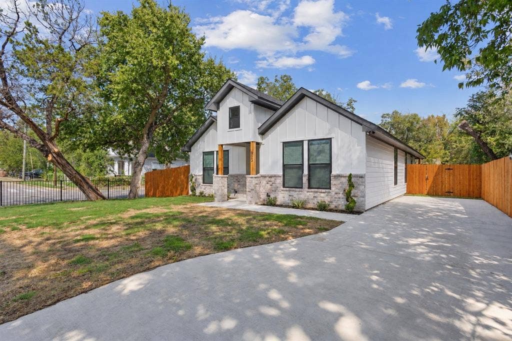 933 N 12th Street, Waco, TX 76707 933 N 12th Street, Waco, TX 76707