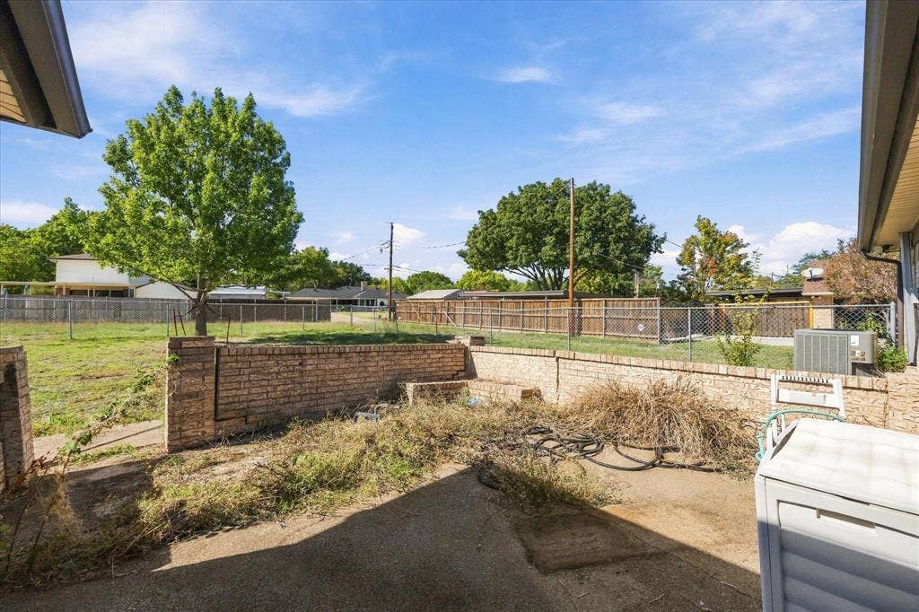 205 N Jobson Road, Sunnyvale, TX 75182 205 N Jobson Road, Sunnyvale, TX 75182