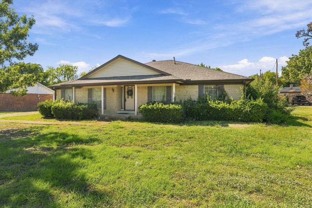 205 N Jobson Road, Sunnyvale, TX 75182 205 N Jobson Road, Sunnyvale, TX 75182
