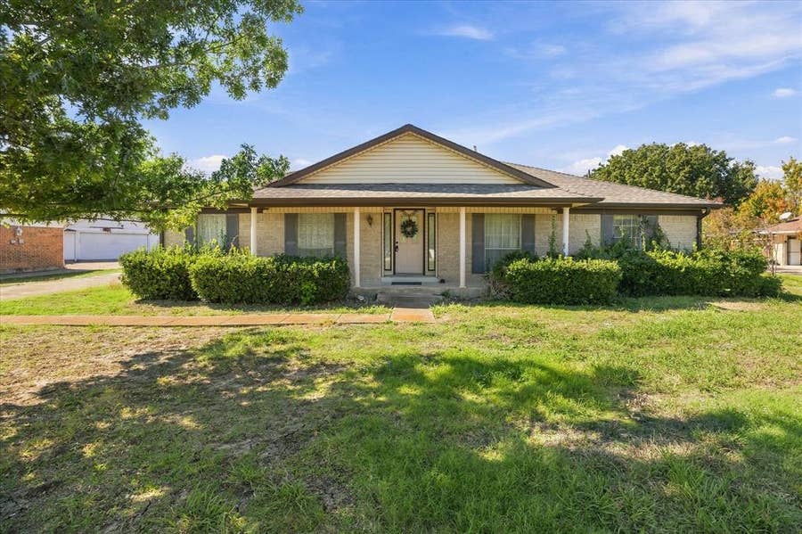Property photo for 205 N Jobson Road, Sunnyvale, TX