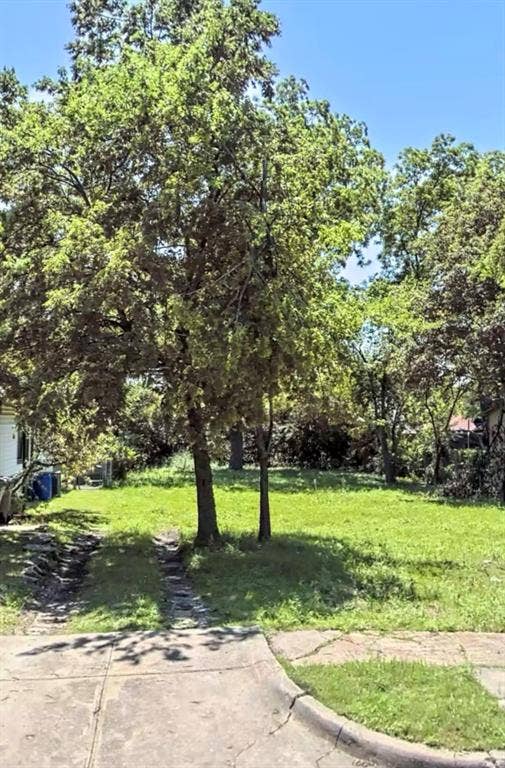 611 S Glasgow Drive, Dallas, TX 75223 611 S Glasgow Drive, Dallas, TX 75223