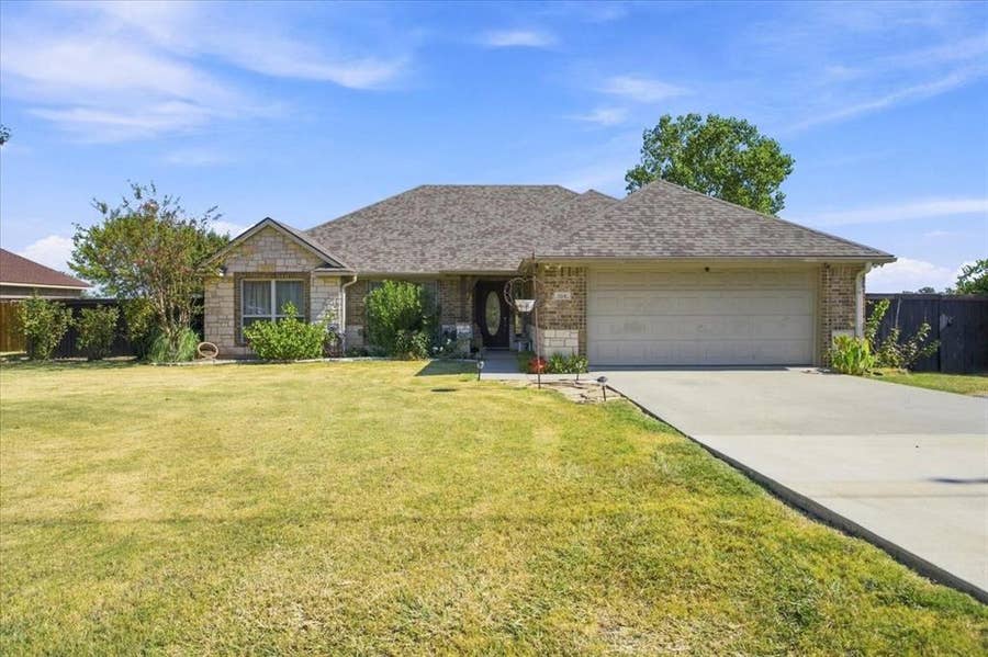 Property photo for 104 Butler Street, Savoy, TX
